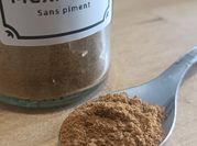 Une photo de origan paprika