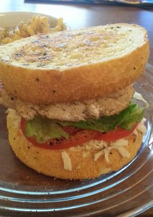 A picture of Garlic toast chicken sandwich.