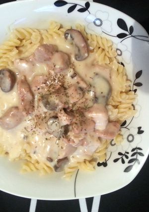 A picture of Turkey pasta.