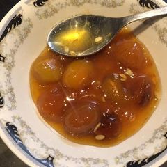 A picture of Aloo Bukhara chatni.