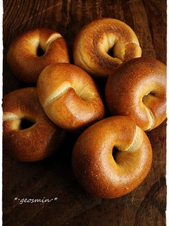 A picture of Simple Bagels.