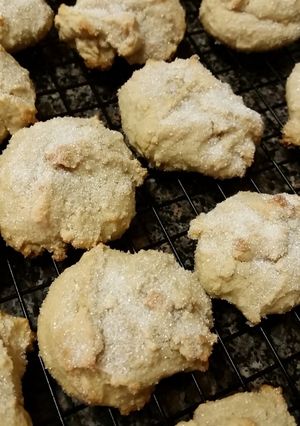 A picture of Macadamia Nut Cookies.