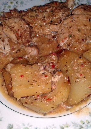 A picture of chicken and potatoe crock pot dinner.
