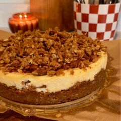 A picture of Apple Crisp Cheesecake.