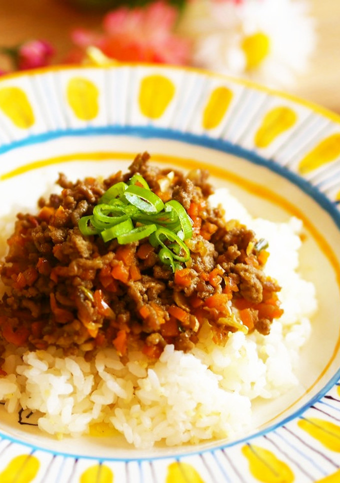 A picture of Easy ★ Ground Meat Soboro Bowl with Yakiniku Sauce.