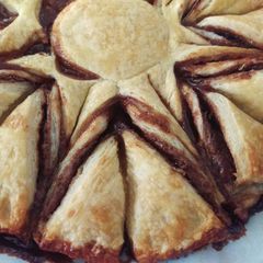A picture of Elisa's Nutella & Caramel Pastry Swirl.