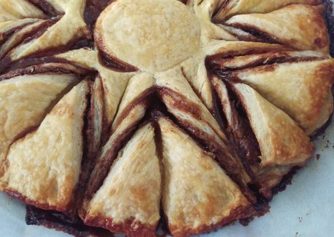 Elisa's Nutella &amp; Caramel Pastry Swirl