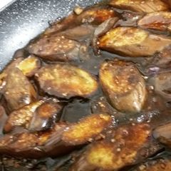 A picture of Stir-fried eggplant.