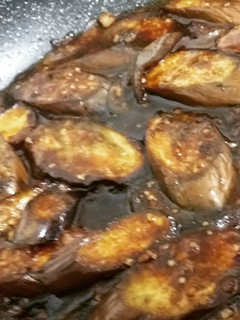A picture of Stir-fried eggplant.