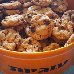 Vegan peanut butter chocolate chips cookies A picture of Vegan peanut butter chocolate chips cookies.