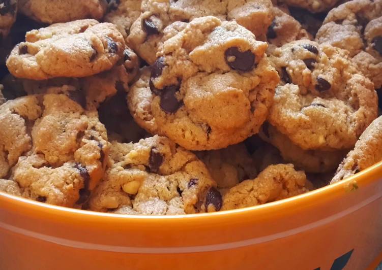 Simple Way to Prepare Award-winning Vegan peanut butter chocolate chips cookies