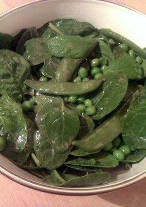 A picture of Vickys Pea, Mint & Spinach Salad with Dressing, Gluten, Dairy, Egg, Soy & Nuy-Free.