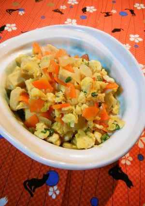 A picture of Koya Tofu Stir-Fried with Veggies and Egg.