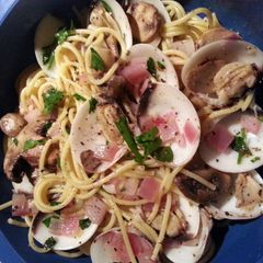 A picture of Clam Spaghetti with White Wine Sauce.
