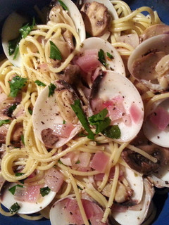 A picture of Clam Spaghetti with White Wine Sauce.