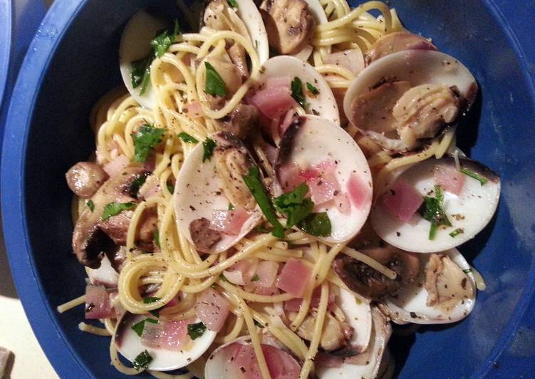 Recipe of Quick Clam Spaghetti with White Wine Sauce