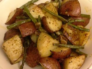 Roasted Garlic Red Potatoes with Green Beans