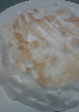 A picture of Lemon meringue cake.