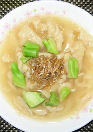 A picture of CHINESE DUMPLING SOUP (MEE HUN KUEH).