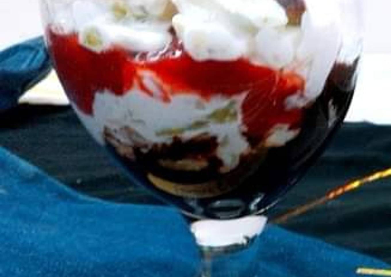 Yought with jelly and fruits
