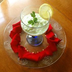 A picture of Refreshing Lemon Yogurt Dressing.