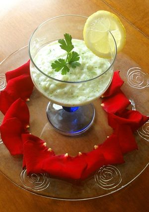 A picture of Refreshing Lemon Yogurt Dressing.