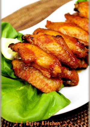 A picture of Gochujang Mayonnaise Roast Chicken Wings.