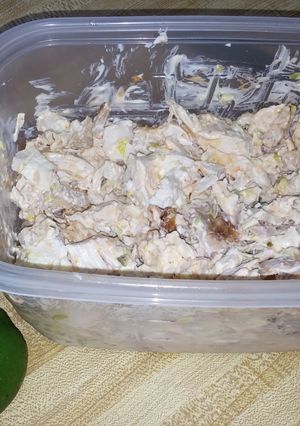 A picture of Siratcha Rotisserie-Style Chicken Salada.
