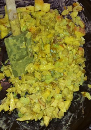 A picture of Chicken Curry Salad.