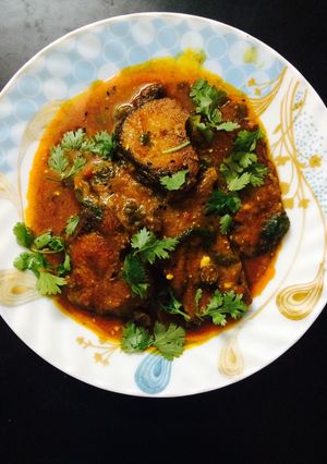 A picture of Rui Macher Kalia (Rohu fish curry).
