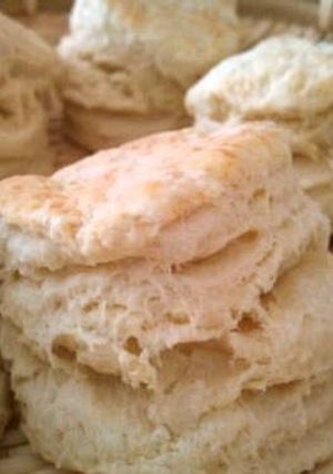 A picture of KFC-style Biscuits!.