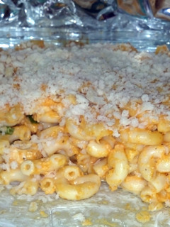 A picture of buffalo chicken mac& cheese.