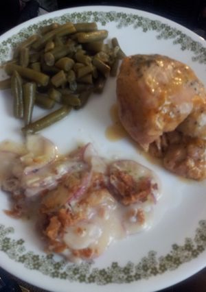 A picture of Creamy tomato garlic chicken crockpot.