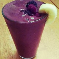 A picture of Berry Banana Green Smoothie.