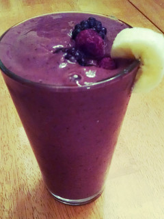A picture of Berry Banana Green Smoothie.