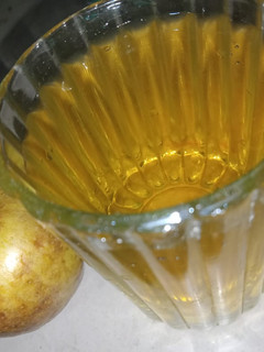 A picture of Apple juice.