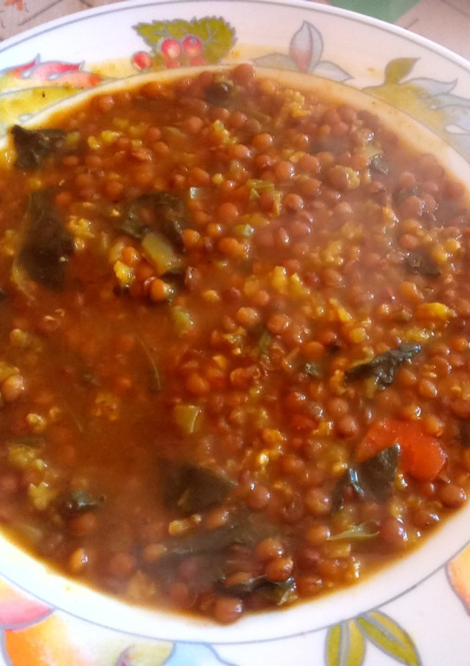 Una foto de Lentejas con espinacas y arroz