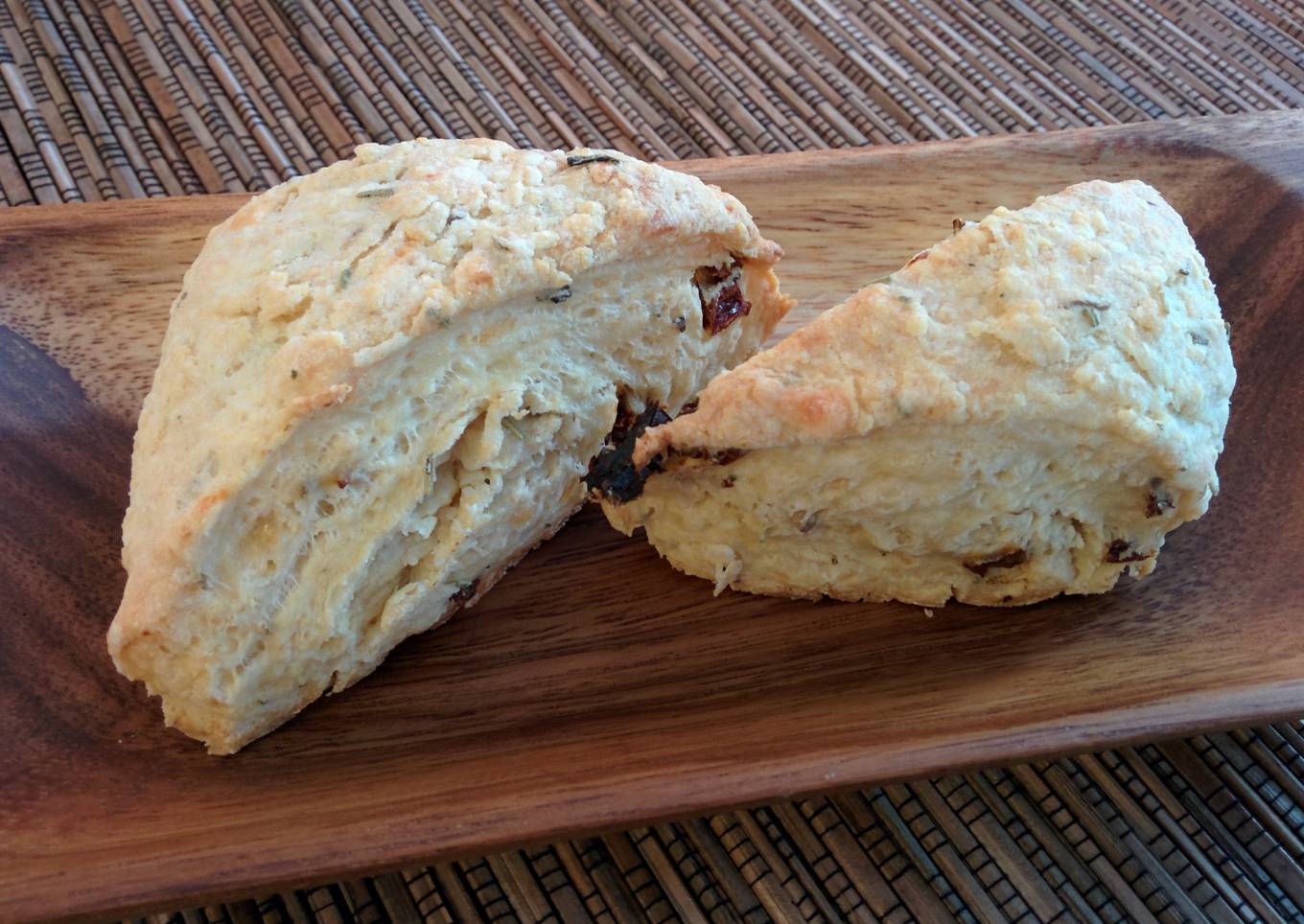 Savory scones with sun dried tomatoes