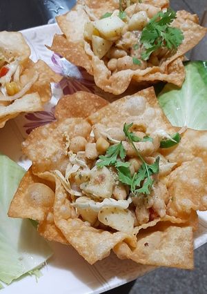A picture of Flower katori chaat 😋😋.