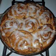 A picture of Cinnamon bun apple pie.