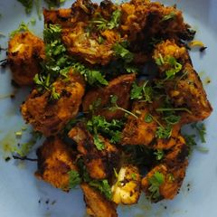 A picture of Tawa chicken roast.