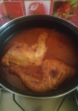 Una foto de Muslos de pollo con cerveza y almendras
