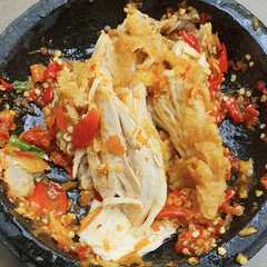 Ayam Geprek Crunchy dan uenak poll রেসিপির প্রধান ছবি