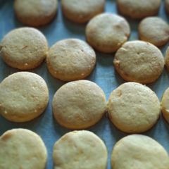 A picture of Osmania biscuits.