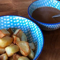 A picture of Air fryer patatas bravas.