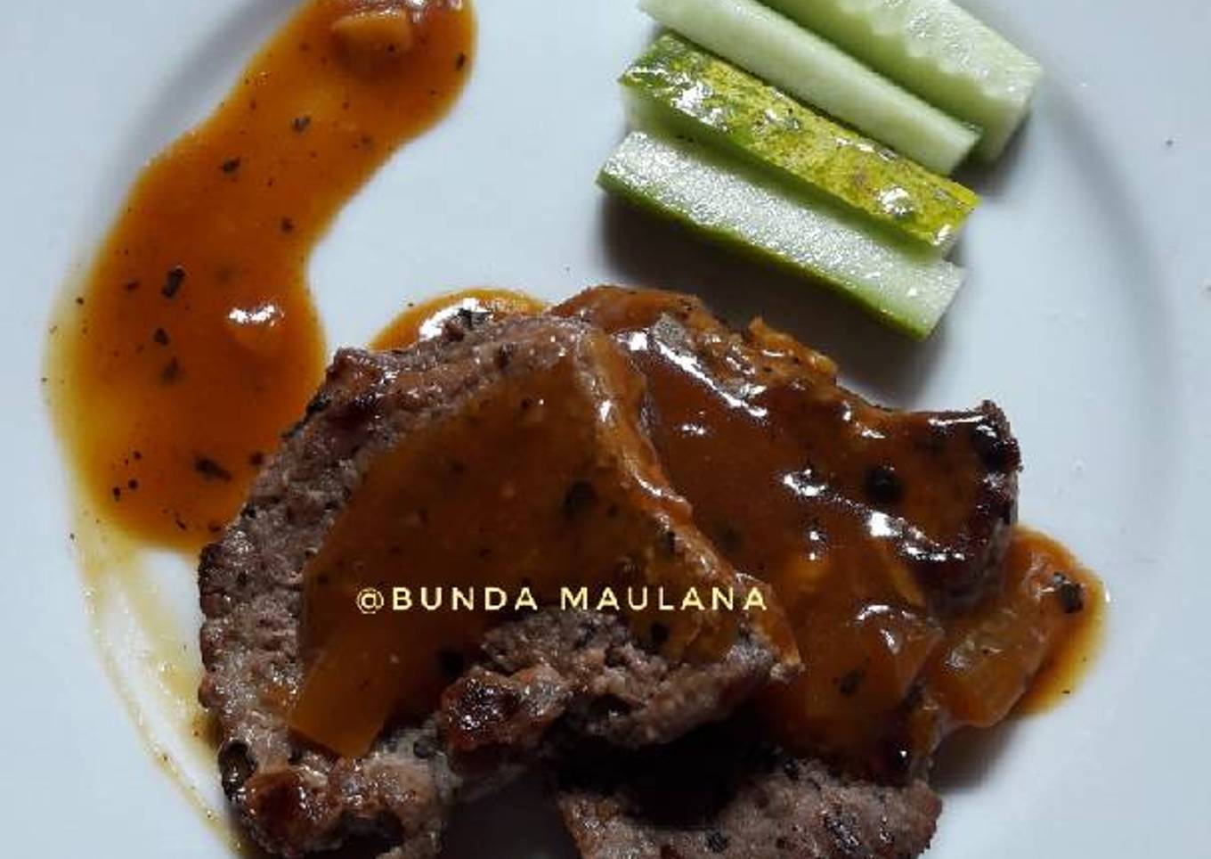 Beef steak and blackpapper sauce
