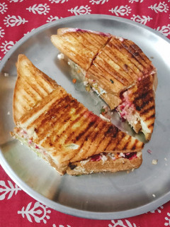 मिक्स वेज़ चीज़ ग्रिल सैंडविच (Mix veg cheese grill sandwich recipe in hindi) रेसिपी मुख्य फोटो