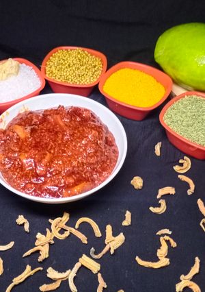 ગોળ કેરીનું અથાણું (Gor Keri Athanu Recipe In Gujarati) રેસીપી મુખ્ય ફોટો