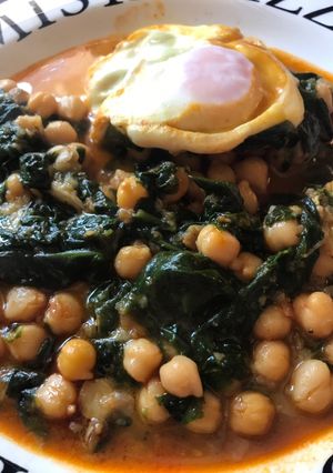 Una foto de Espinacas con garbanzos