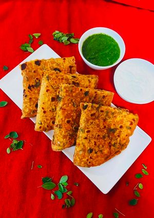 सहजन के पत्ते कापराठा (sahjan kepatto ka paratha recipe in hindi) रेसिपी मुख्य फोटो